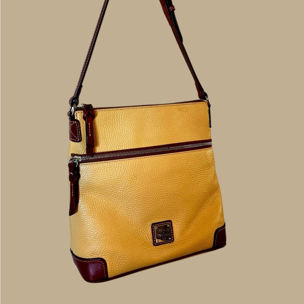 Dooney & Bourke Pebble Grain Crossbody Shoulder Bag Creamy Yellow Tan Leather